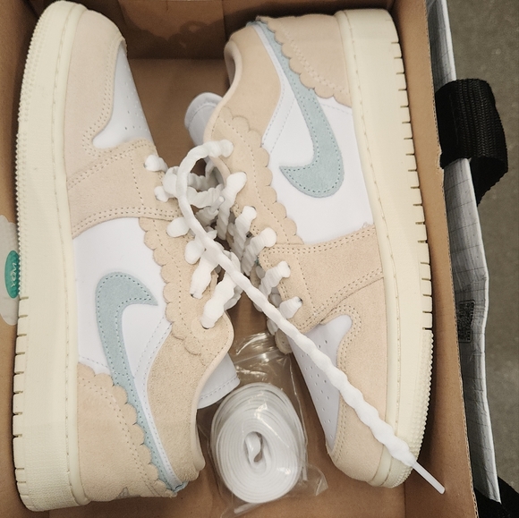 Nike Air Jordan Low SE Guava Ice/White/Pink Oxford/Jade Ice